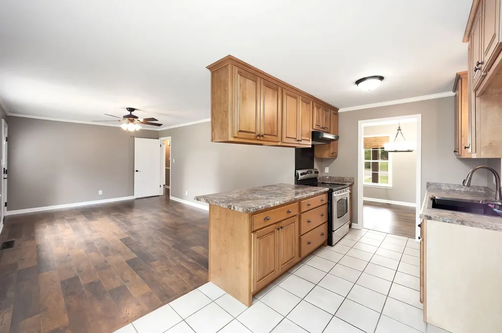 102 Fox Ridge Road Jackson TN 38305