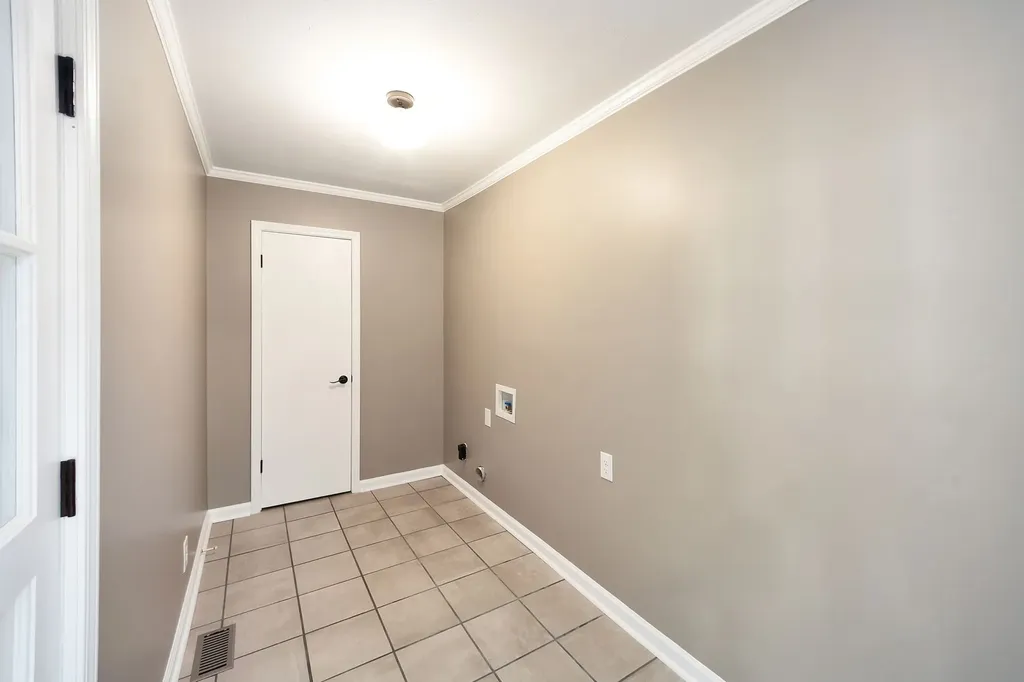 102 Fox Ridge Road Jackson TN 38305