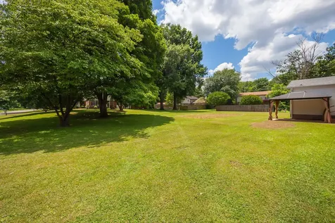 102 Fox Ridge Road Jackson TN 38305