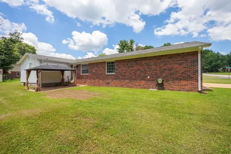 102 Fox Ridge Road Jackson TN 38305