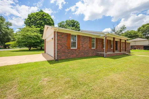 102 Fox Ridge Road Jackson TN 38305