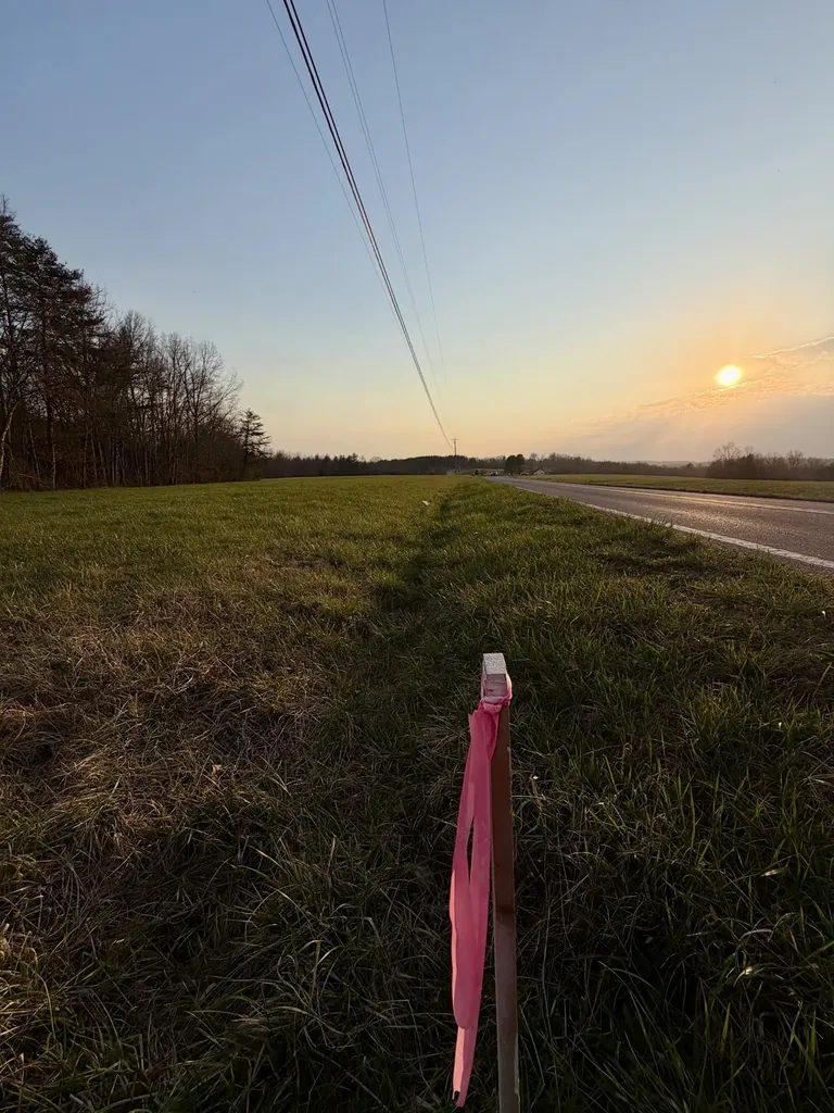 3 Nashville Highway Deer Lodge TN 37726