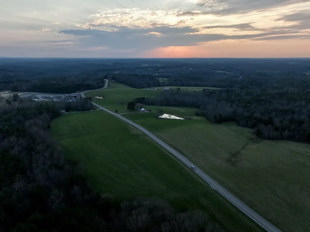 3 Nashville Highway Deer Lodge TN 37726