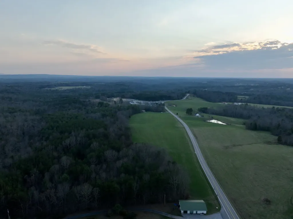 3 Nashville Highway Deer Lodge TN 37726