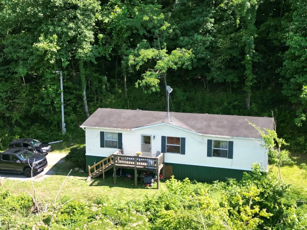 242 Lynch Lane Gainesboro TN 38562