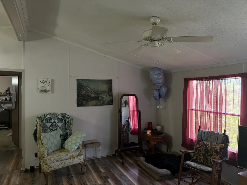 242 Lynch Lane Gainesboro TN 38562