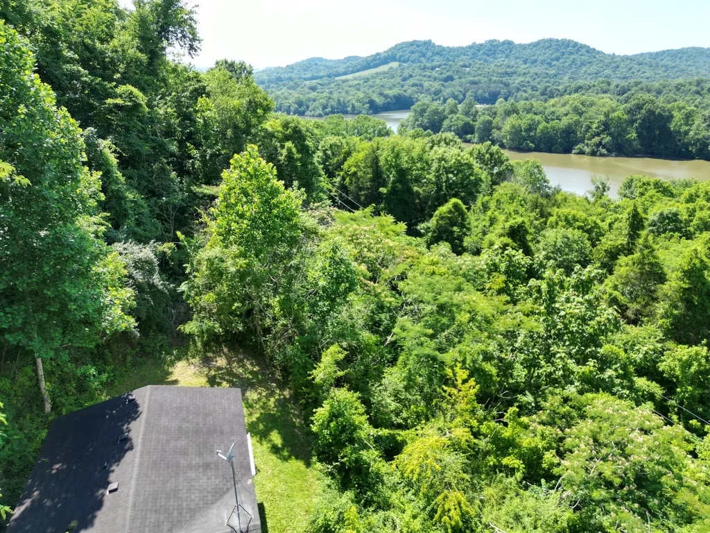 242 Lynch Lane Gainesboro TN 38562