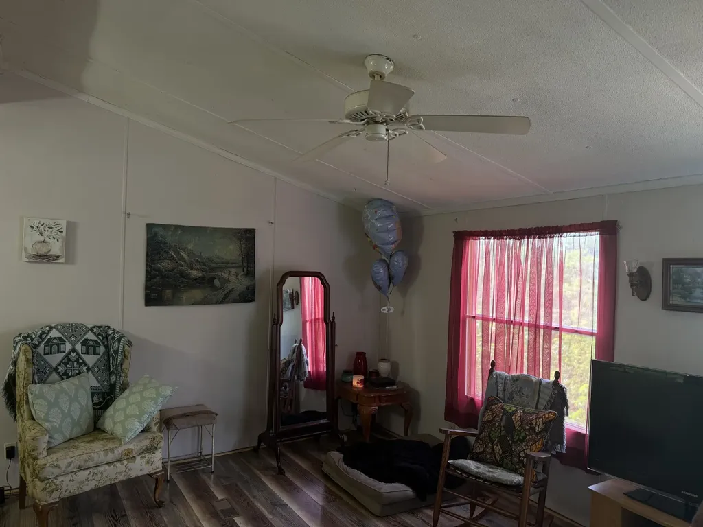 242 Lynch Lane Gainesboro TN 38562