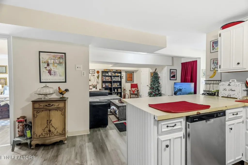 814 Midway Road Strawberry Plains TN 37871