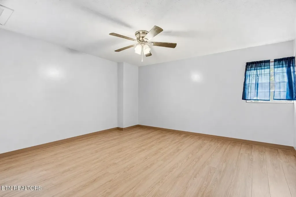 814 Midway Road Strawberry Plains TN 37871