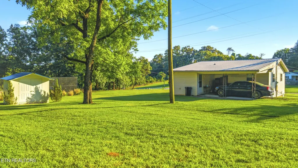 814 Midway Road Strawberry Plains TN 37871