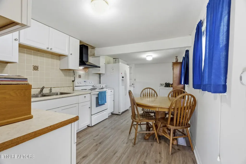814 Midway Road Strawberry Plains TN 37871