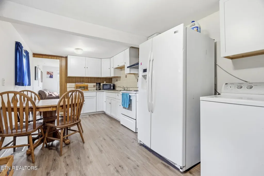 814 Midway Road Strawberry Plains TN 37871