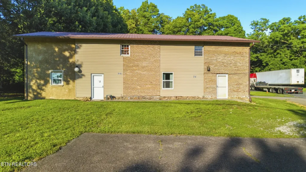 814 Midway Road Strawberry Plains TN 37871
