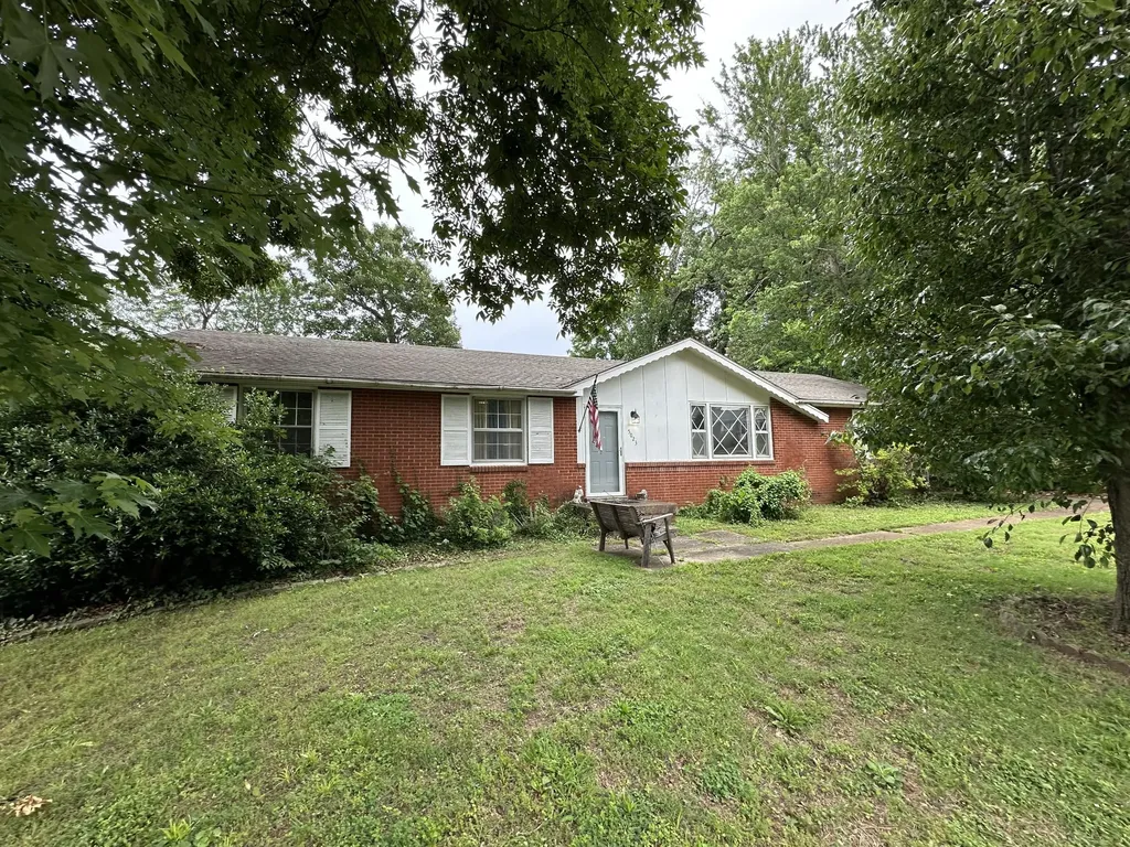 5023 Collinwood Drive Clarksville TN 37042