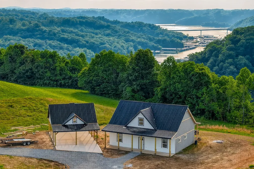 689 Amonett Circle Byrdstown TN 38549