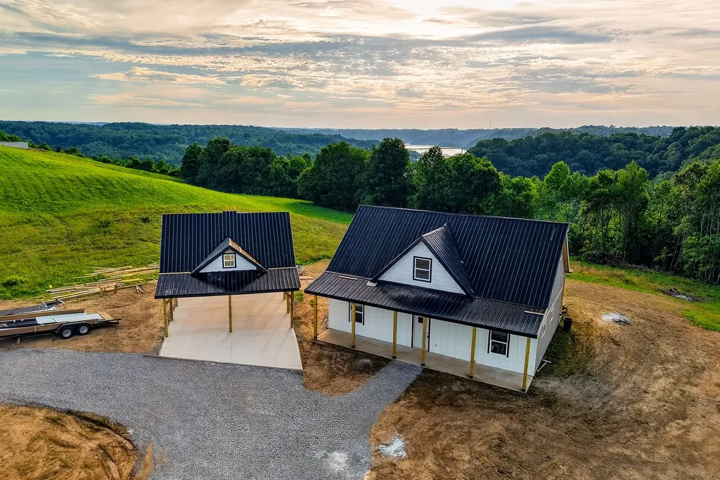 689 Amonett Circle Byrdstown TN 38549