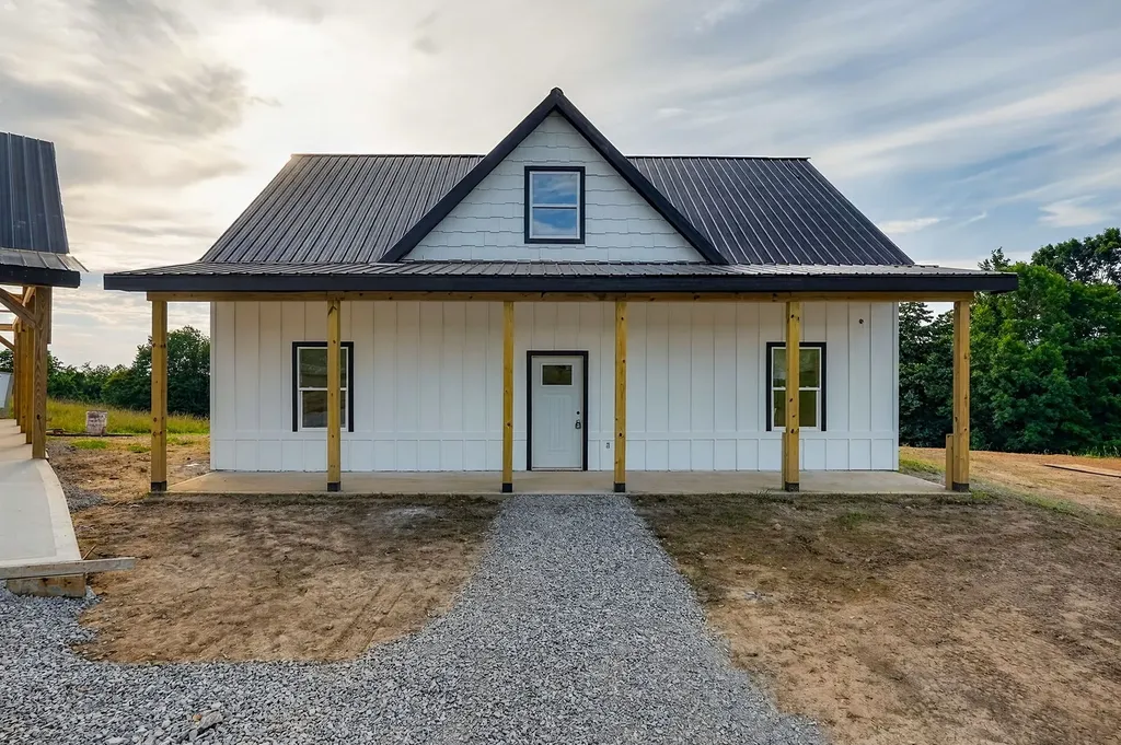 689 Amonett Circle Byrdstown TN 38549