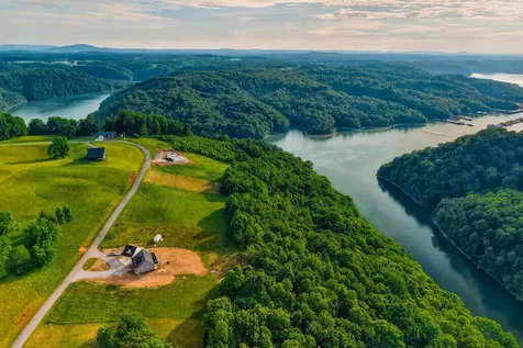 689 Amonett Circle Byrdstown TN 38549