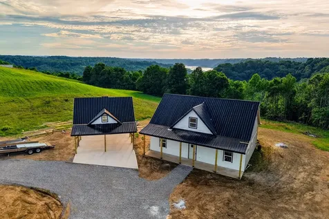 689 Amonett Circle Byrdstown TN 38549