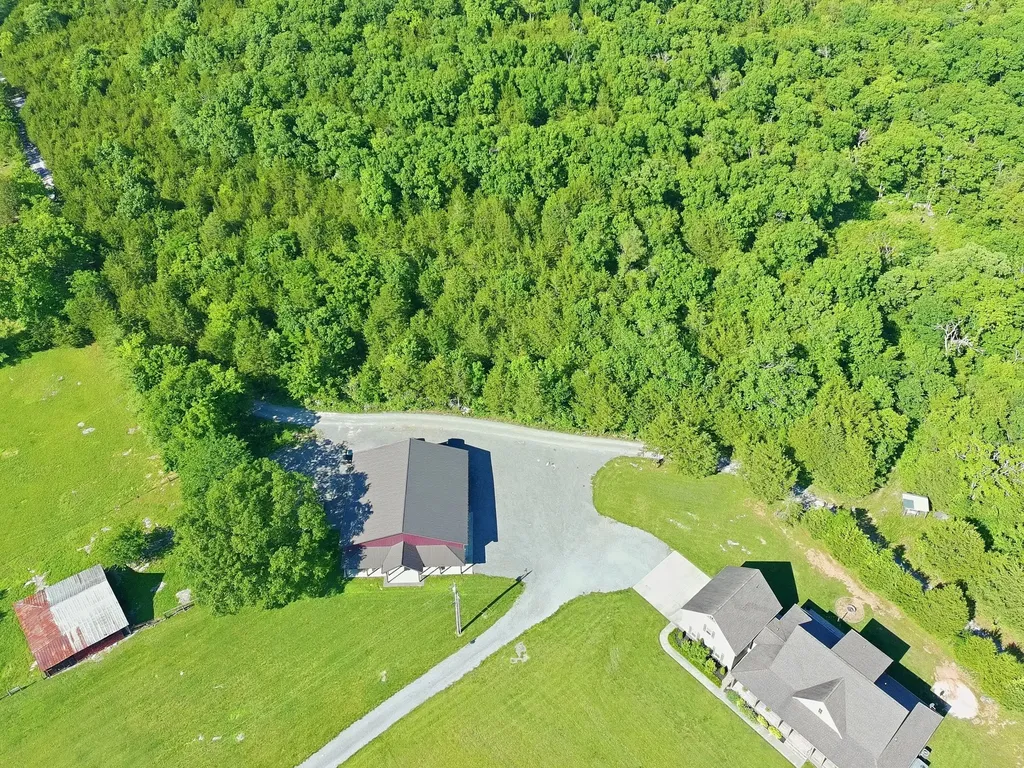 7785 Highway 99 Rockvale TN 37153