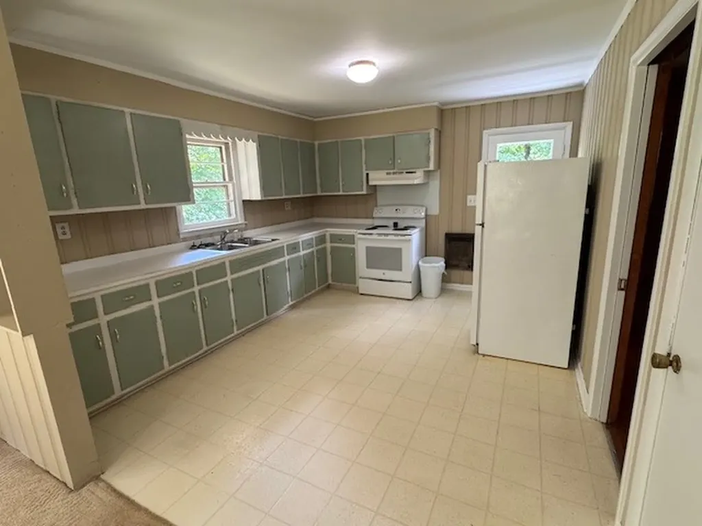 9296 Old Locust Creek Road Bon Aqua TN 37025