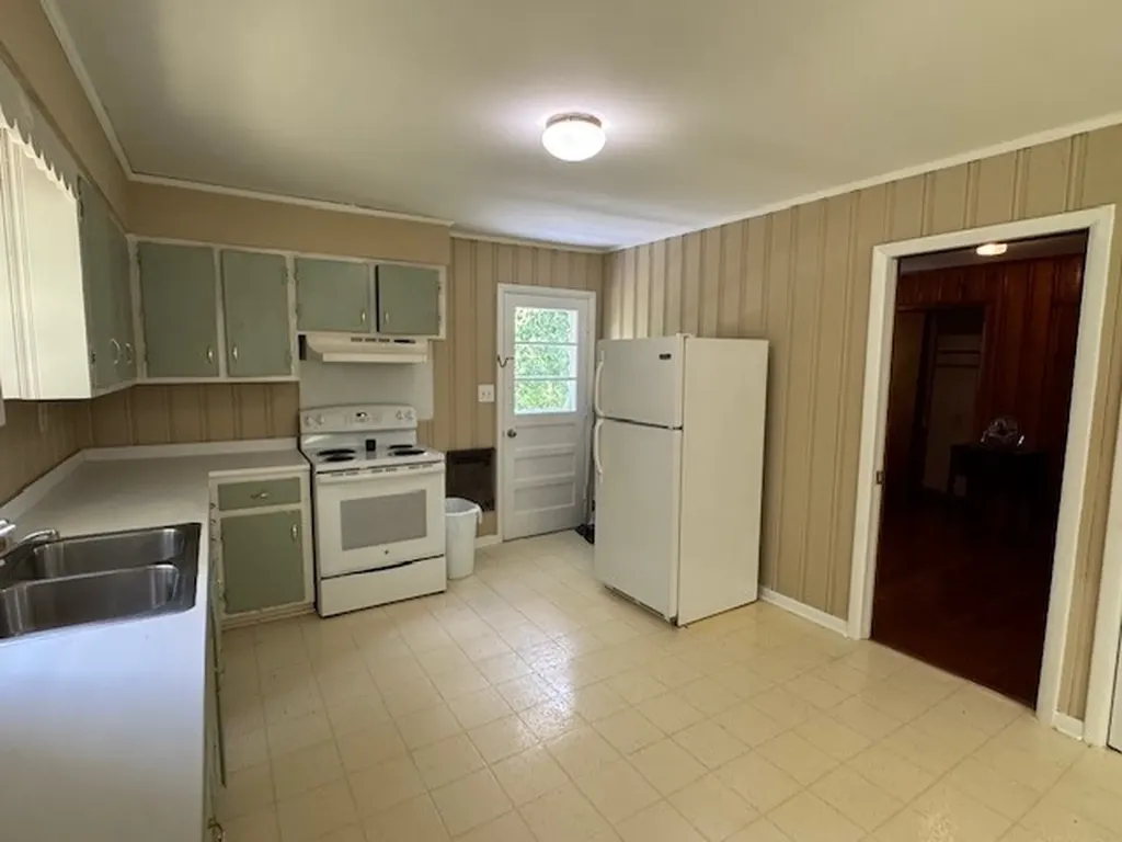 9296 Old Locust Creek Road Bon Aqua TN 37025