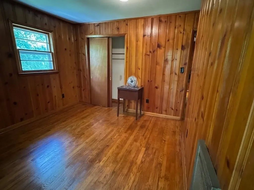 9296 Old Locust Creek Road Bon Aqua TN 37025