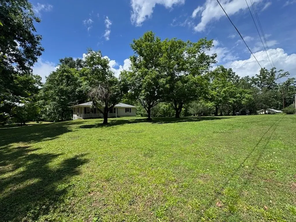 9296 Old Locust Creek Road Bon Aqua TN 37025