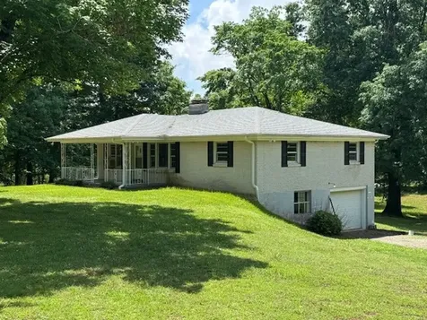 9296 Old Locust Creek Road Bon Aqua TN 37025