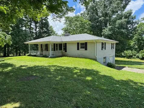 9296 Old Locust Creek Road Bon Aqua TN 37025