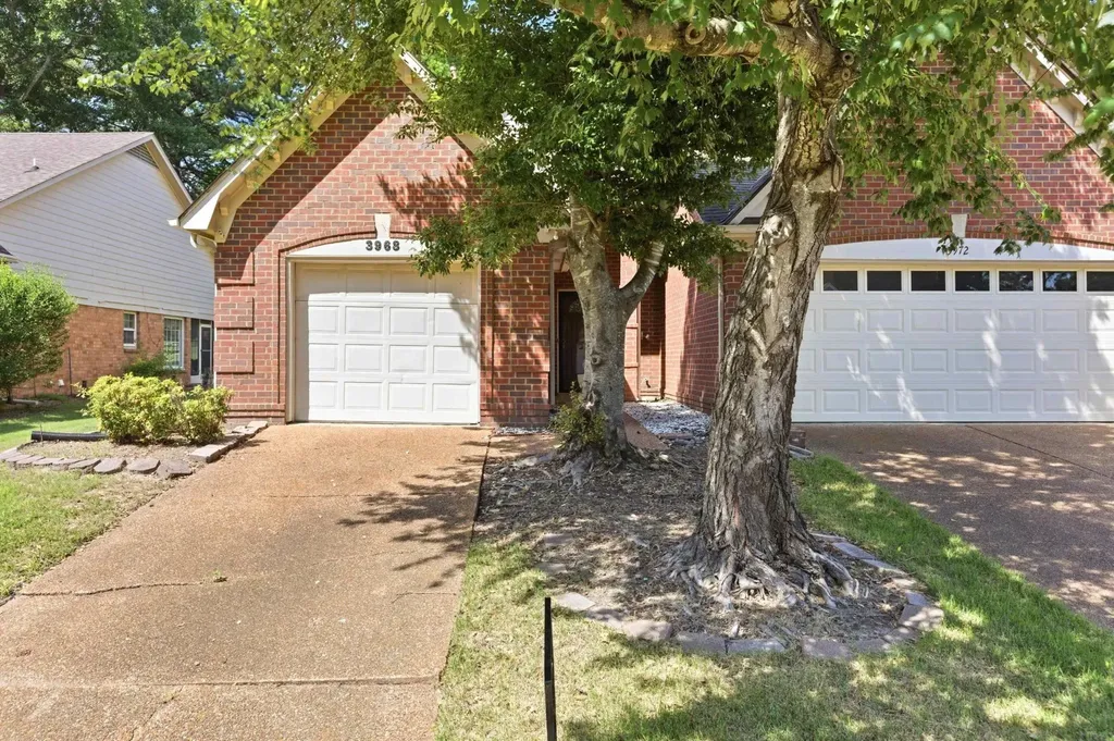 3968 Sawgrass Drive Memphis TN 38125