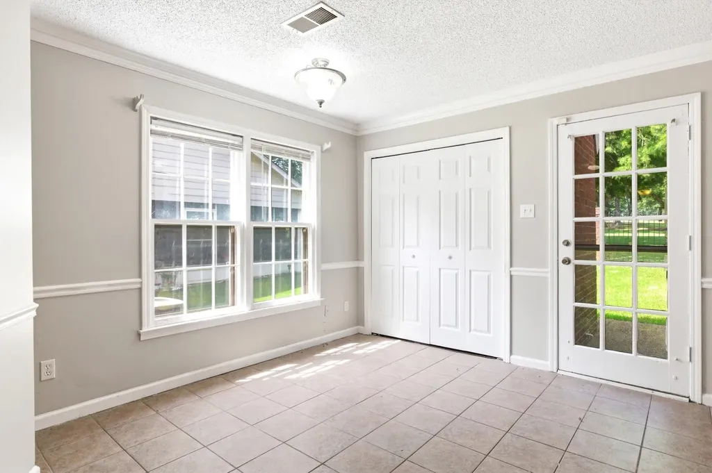 3968 Sawgrass Drive Memphis TN 38125
