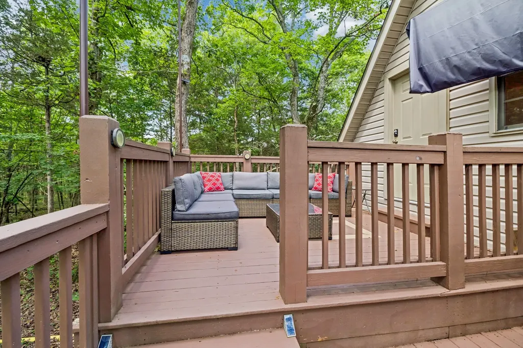6167 Craddock Lane Lascassas TN 37085