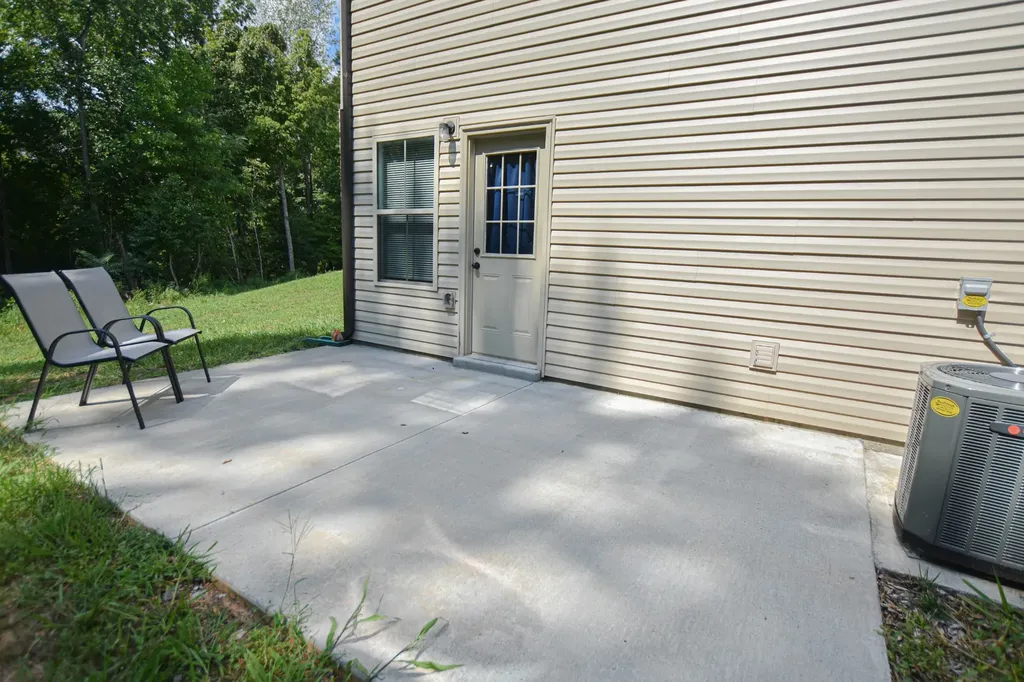 219 Smithson Lane Clarksville TN 37040
