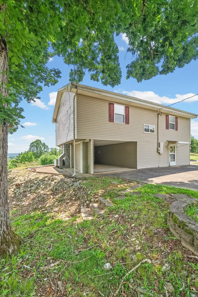 1060 Cypress Road Buchanan TN 38222