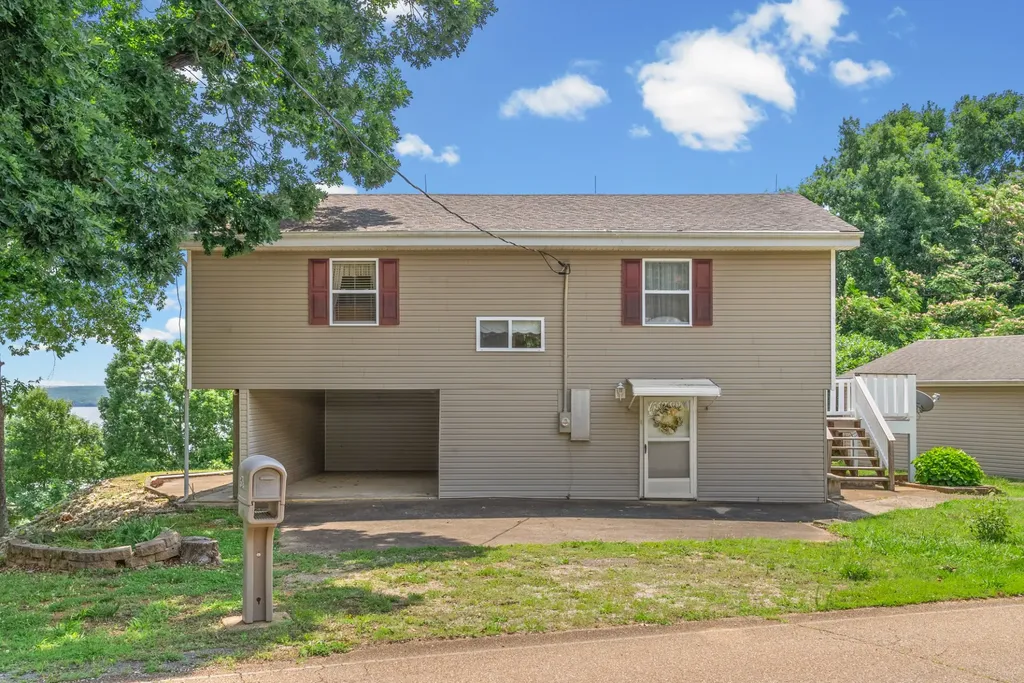 1060 Cypress Road Buchanan TN 38222