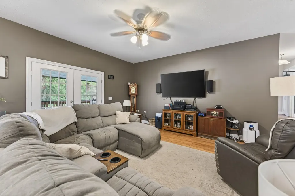 365 Harris Road Belton KY 42324
