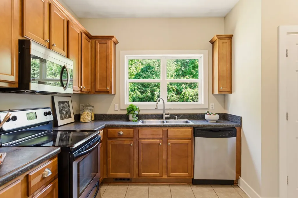 866 Beth Drive Nashville TN 37206