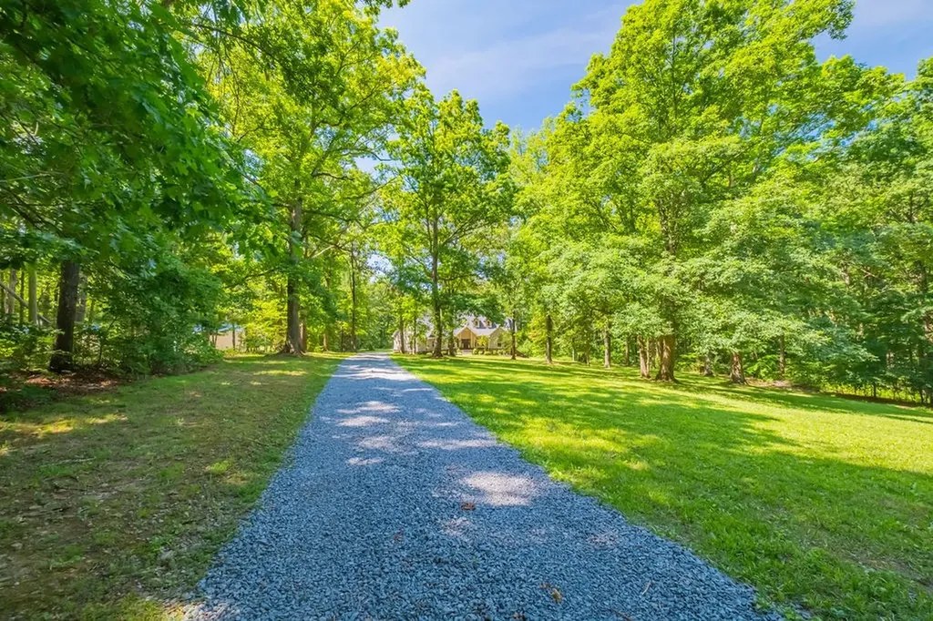1022 Alameda Drive Portland TN 37148