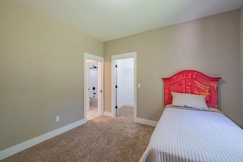 1022 Alameda Drive Portland TN 37148