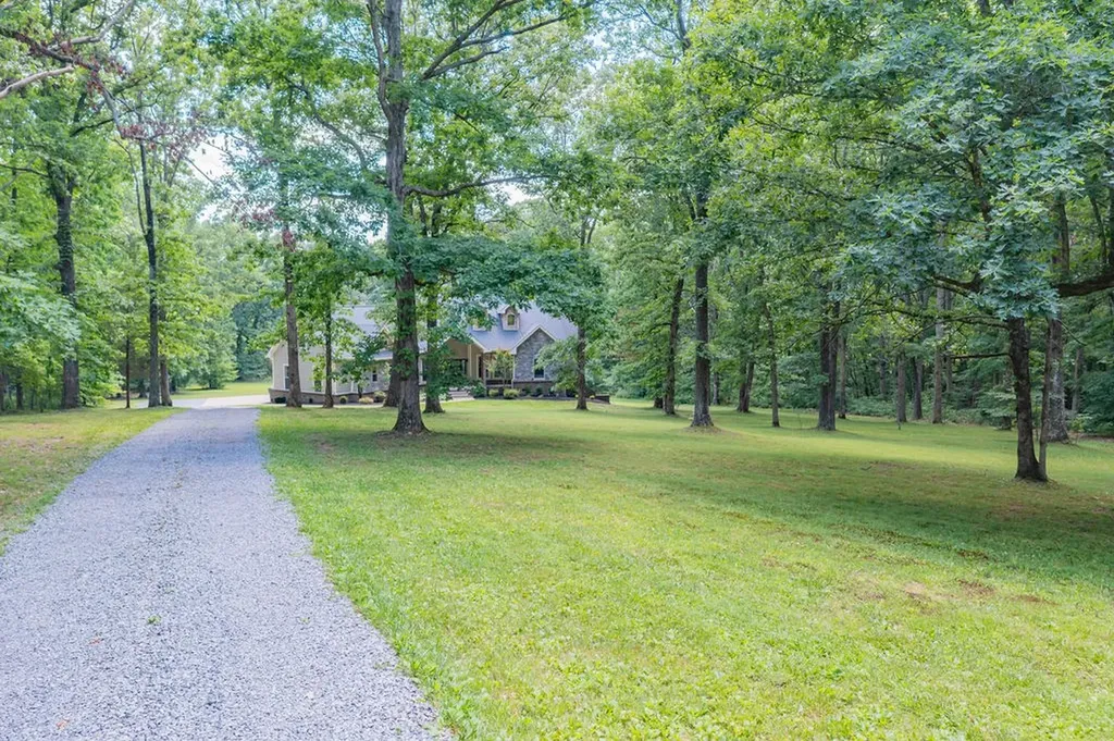 1022 Alameda Drive Portland TN 37148