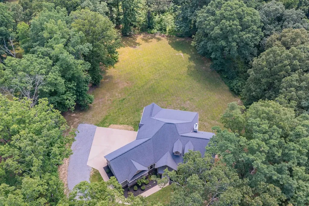 1022 Alameda Drive Portland TN 37148
