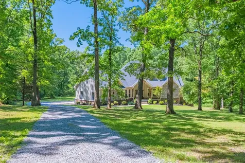 1022 Alameda Drive Portland TN 37148