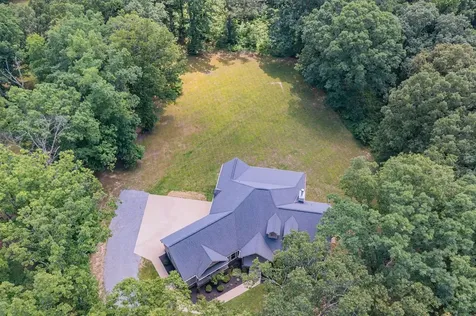 1022 Alameda Drive Portland TN 37148