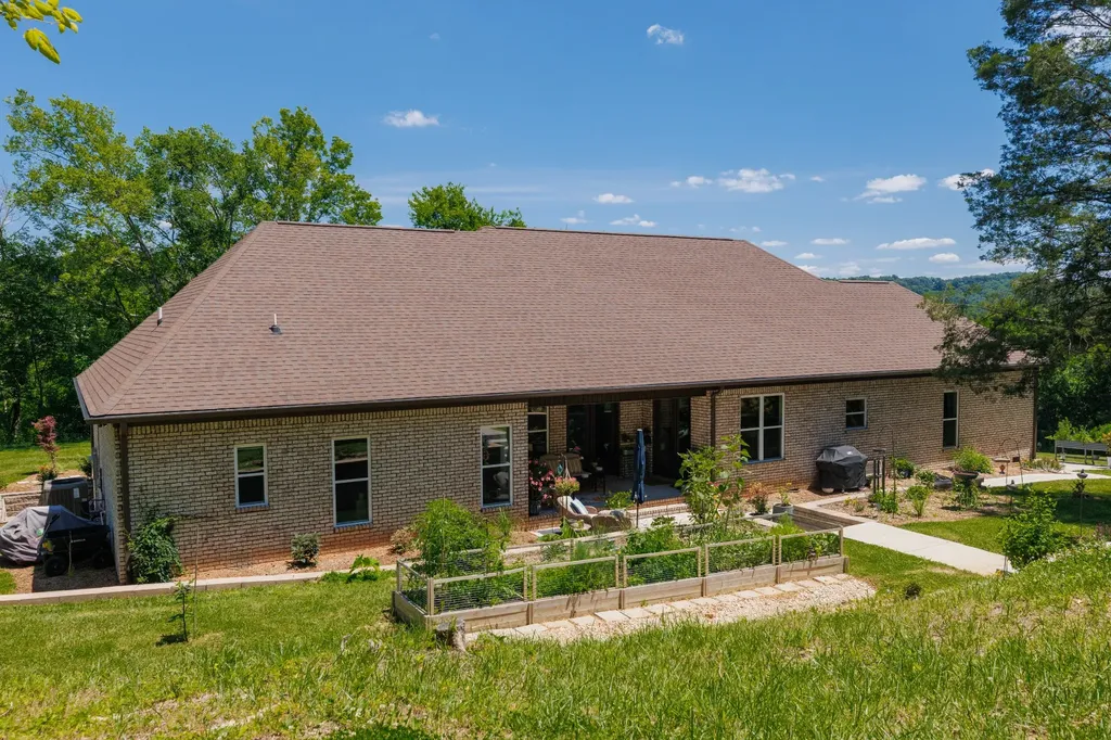 2022 Southport Road Culleoka TN 38451