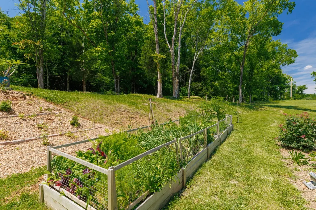 2022 Southport Road Culleoka TN 38451