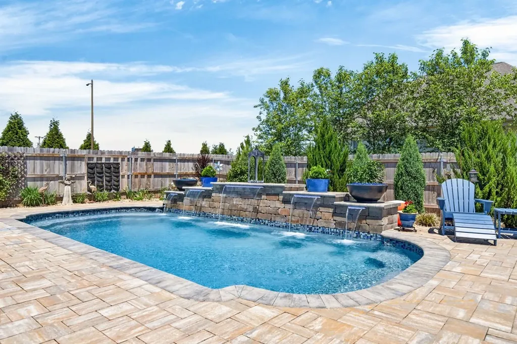 1933 Rivers Edge Dr, SE Cookeville TN 38506