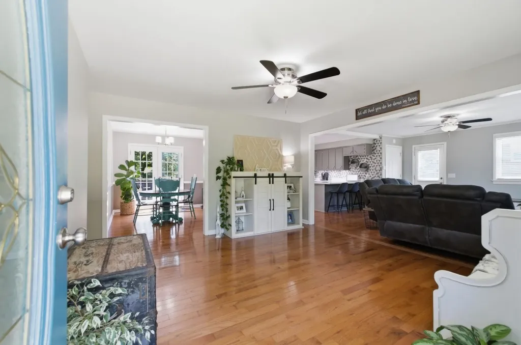 307 S Hummingbird Lane Dickson TN 37055