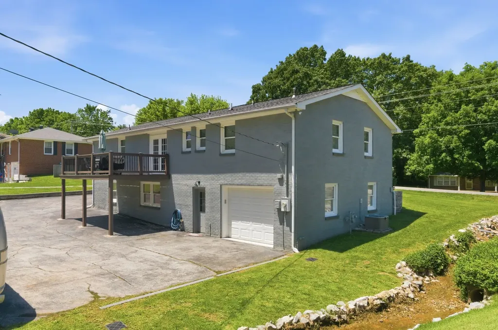 307 S Hummingbird Lane Dickson TN 37055